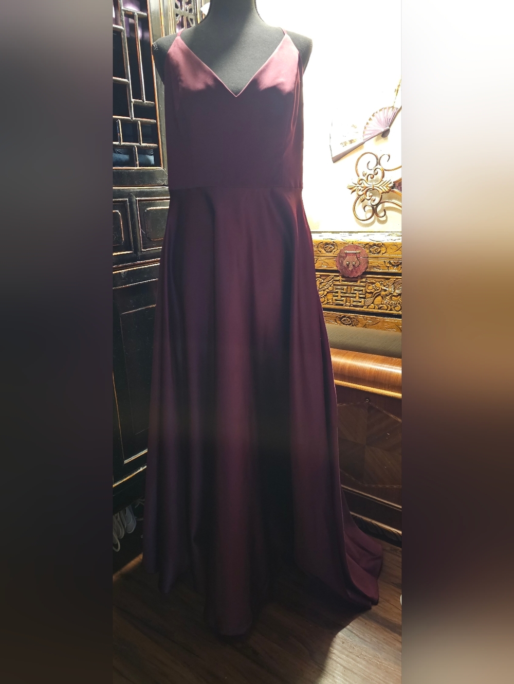 CELEBRATE Elegant V-Neck Maroon Evening Dress. Size 14. Excellent Condition!